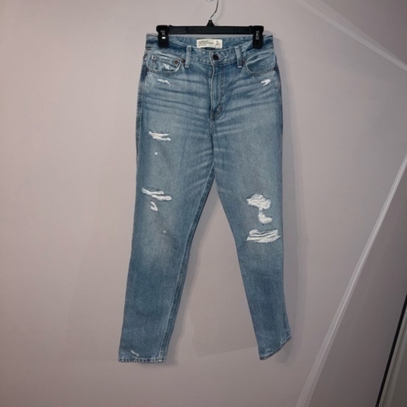 Light blue Abercrombie and Fitch girlfriend jean high rise ripped jeans 2R W26 L - Picture 1 of 7